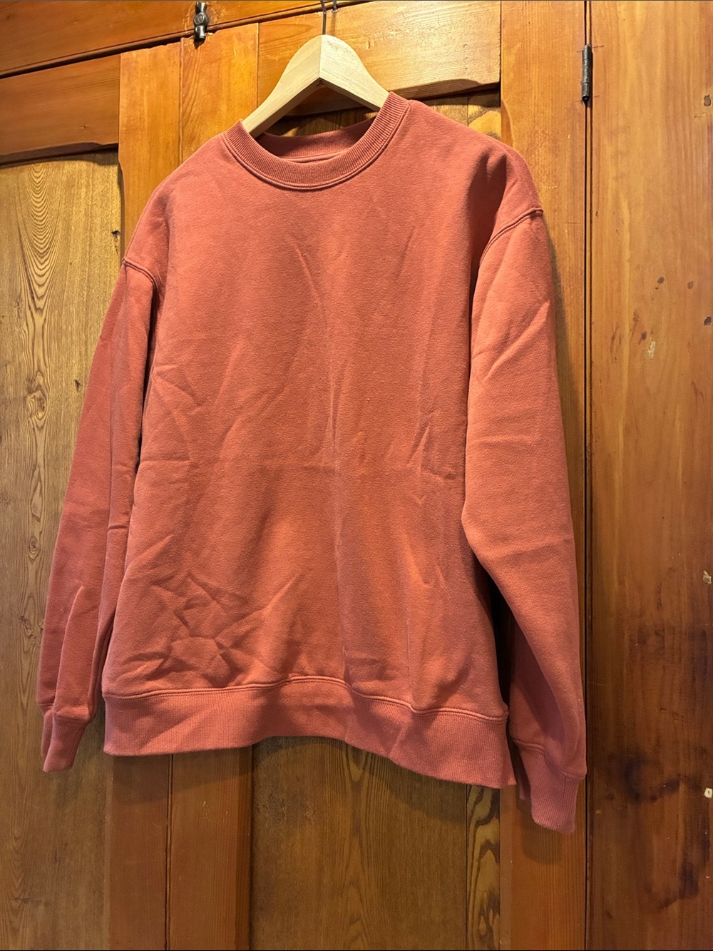 10/25$ 🧁 Classic Crewneck Sweater in Dusty Coral